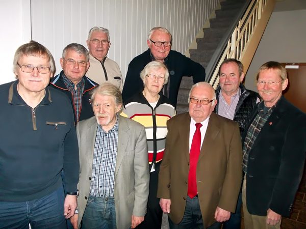Wilhelm Riesmeier, Fraktionsvorsitzender der SPD (r.) freut sich über das Wahlergebnis der AG 60 plus (v.l.): Hans-Joachim Albrecht, Friedrich Reckmann, Paul Lahrmann, Reinhold Gralla, Irmgard Bohne, Giselbert Melcher, Günter Bohne und Wilfrted Martlage (Foto: SPD)