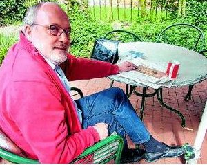 Lieblingsplatz Terrasse: "Ewi" zieht sich gerne hier mit einer Tasse Kaffee und der Tageszeitung zurück